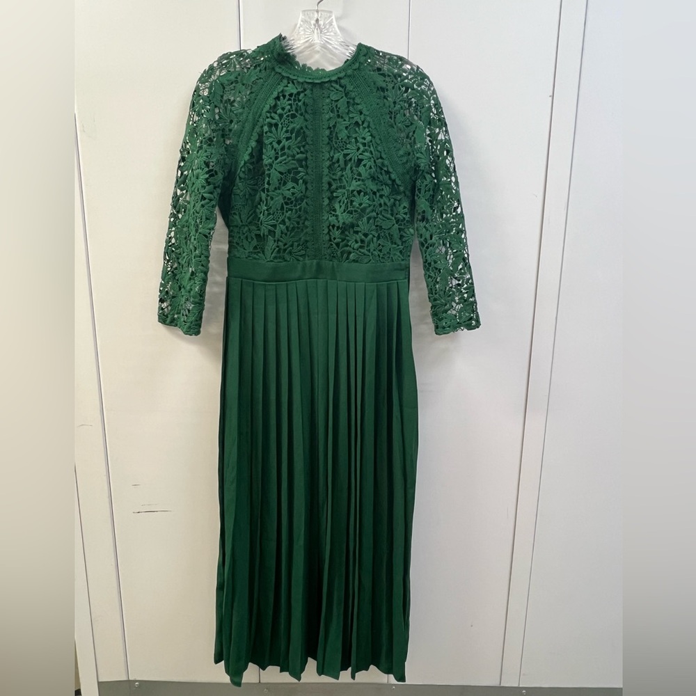 Elegant Green Lace & Pleated Midi Dress